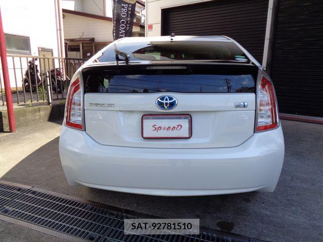 Toyota PRIUS 2013-10 328053-9