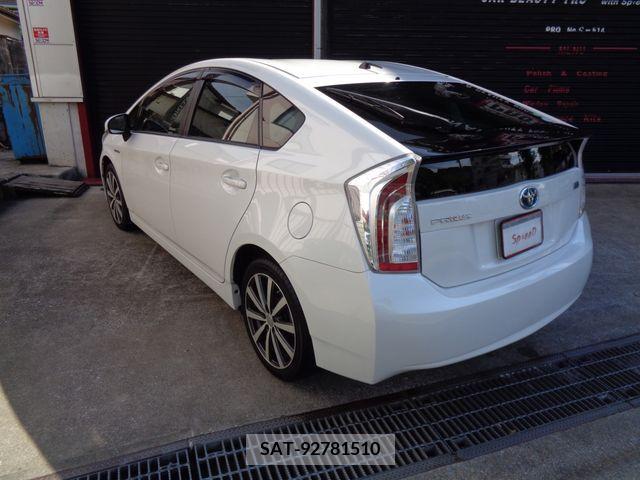 Toyota PRIUS 2013-10 328053-8