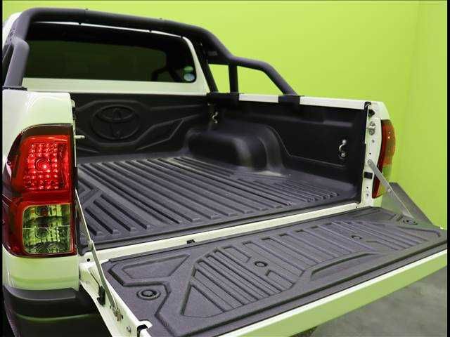 Toyota HILUX 2020-07 182521-23