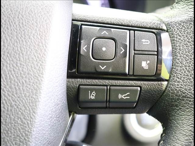 Toyota HILUX 2020-07 182521-8