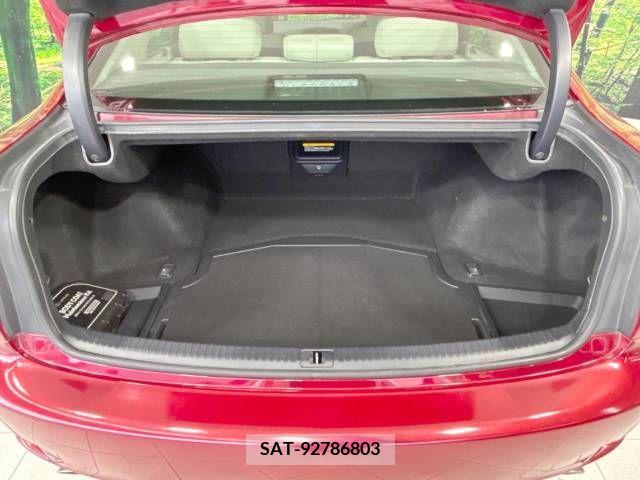 Lexus IS 2009-07 354042-10