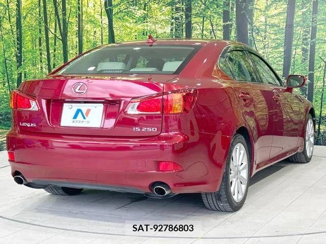 Lexus IS 2009-07 354042-17
