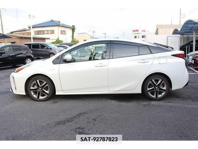 Toyota PRIUS 2019-07 352061-9