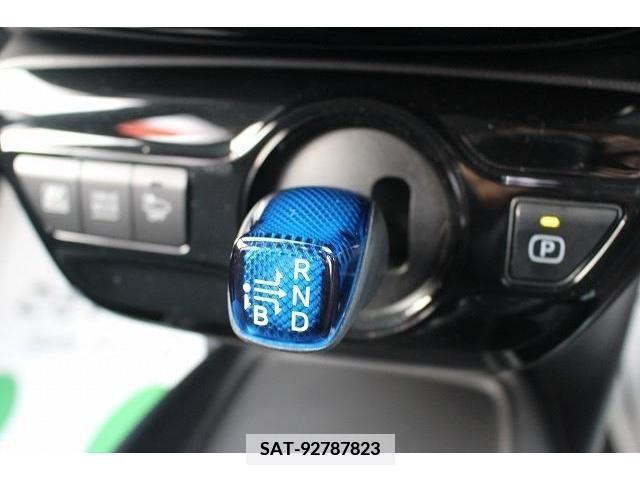 Toyota PRIUS 2019-07 352061-4