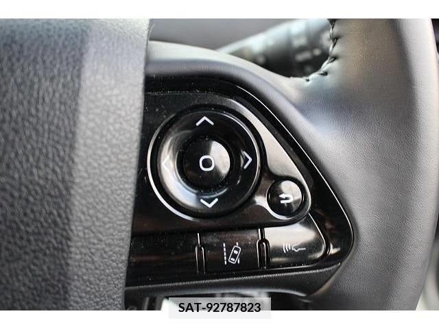 Toyota PRIUS 2019-07 352061-3