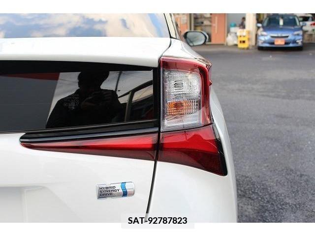 Toyota PRIUS 2019-07 352061-11