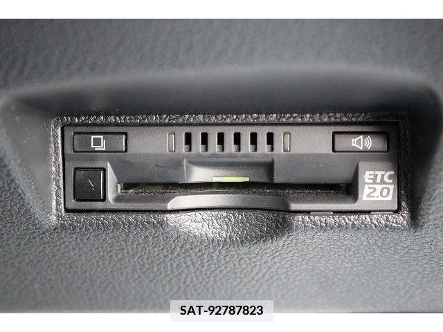 Toyota PRIUS 2019-07 352061-2