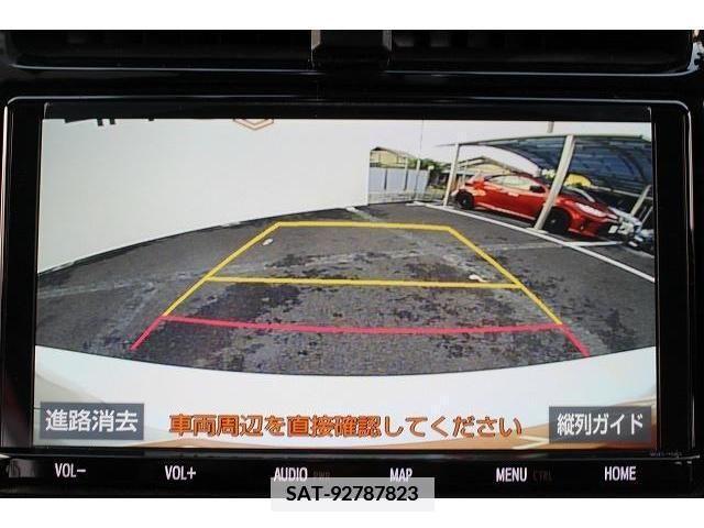 Toyota PRIUS 2019-07 352061-1