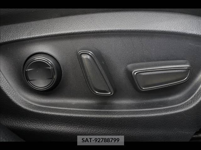 Toyota PRIUS 2019-07 322572-8