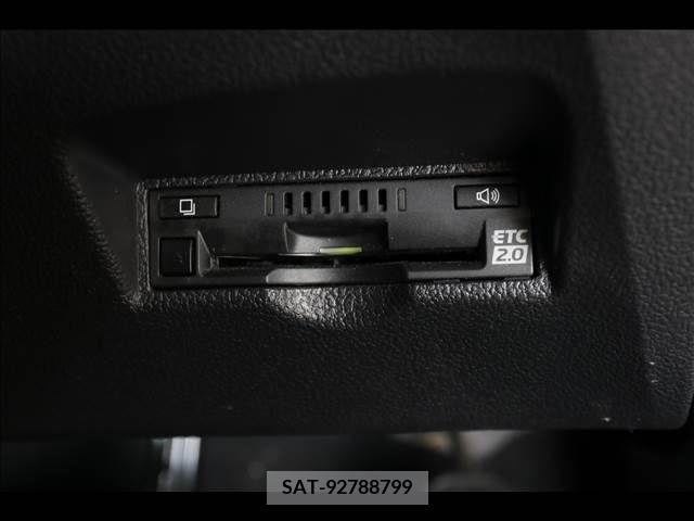 Toyota PRIUS 2019-07 322572-16