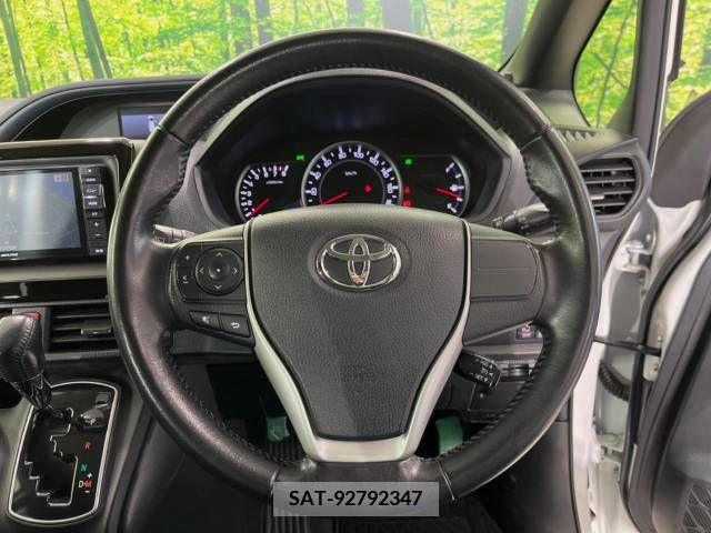 Toyota VOXY 2014-07 216955-11