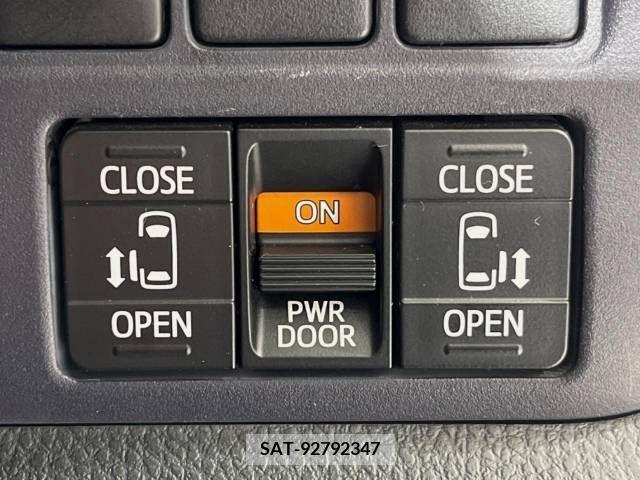 Toyota VOXY 2014-07 216955-5