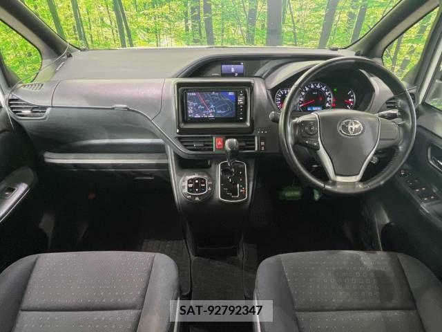 Toyota VOXY 2014-07 216955-1
