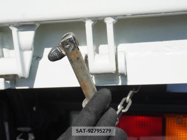 Mitsubishi CANTER 2017-08 351224-10