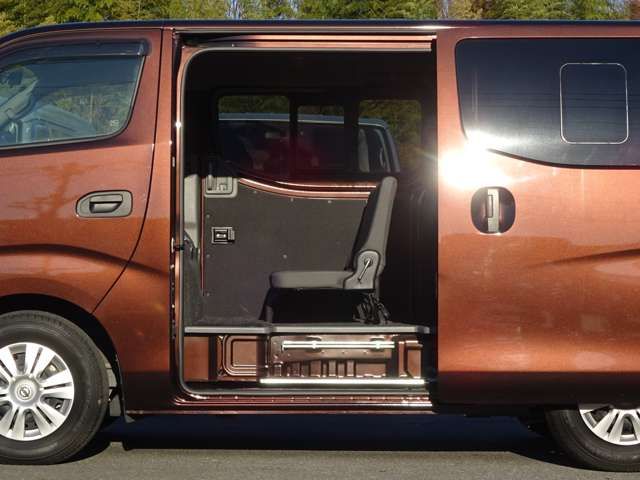 Nissan NV350 Caravan 2019-01 193775-4