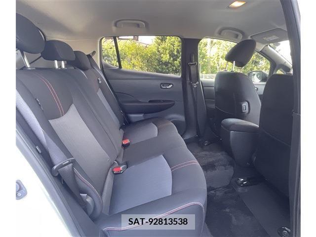 Nissan LEAF 2019-01 236406-7