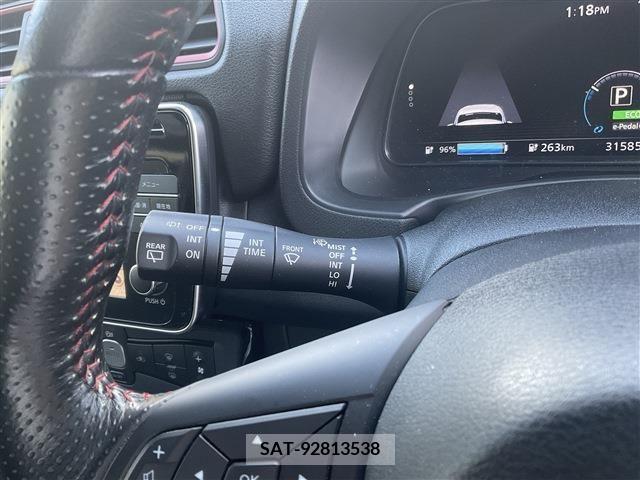 Nissan LEAF 2019-01 236406-11