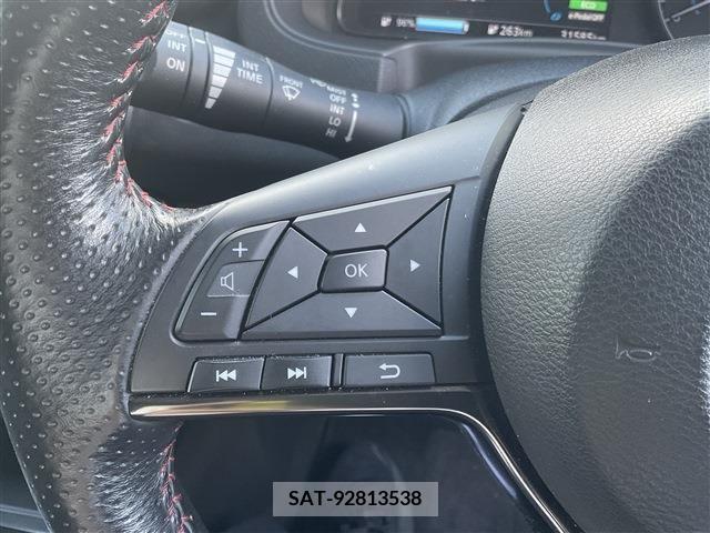Nissan LEAF 2019-01 236406-12