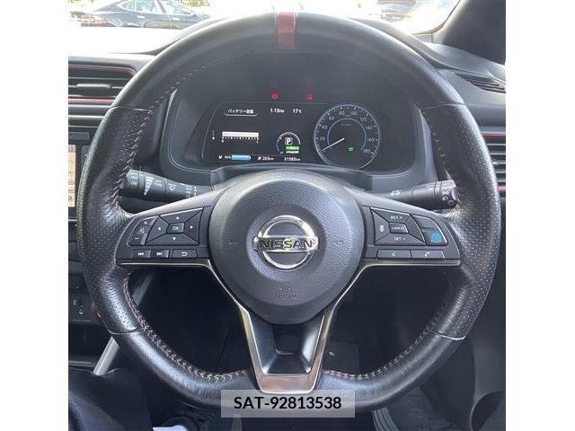 Nissan LEAF 2019-01 236406-10