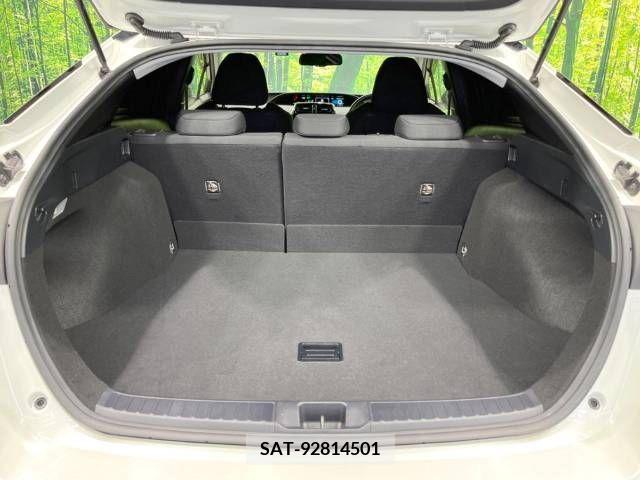 Toyota PRIUS 2017-06 322274-11