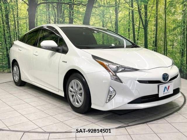 Toyota PRIUS 2017-06 322274-16