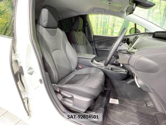 Toyota PRIUS 2017-06 322274-9