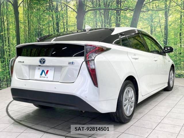 Toyota PRIUS 2017-06 322274-17
