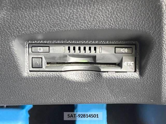 Toyota PRIUS 2017-06 322274-6