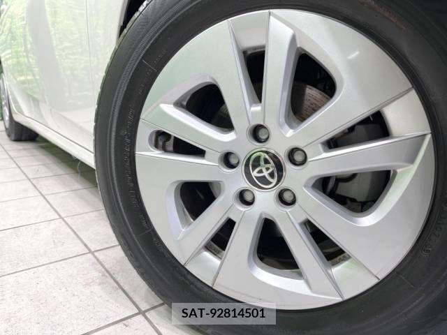 Toyota PRIUS 2017-06 322274-13
