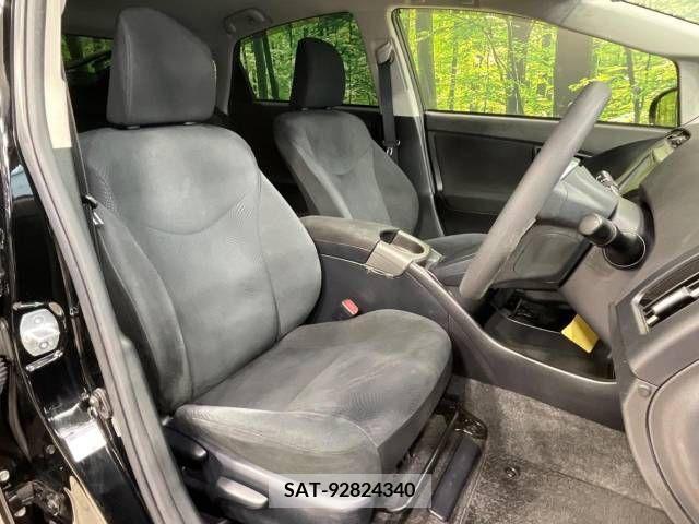 Toyota PRIUS 2014-11 282172-8