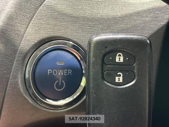 Toyota PRIUS 2014-11 282172-6