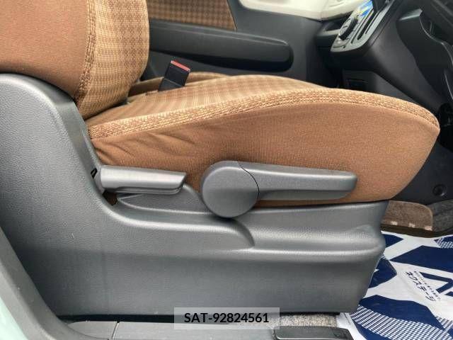 Nissan MOCO 2013-03 324548-5
