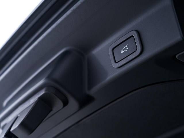 Jaguar F-PACE 2022-03 185395-14