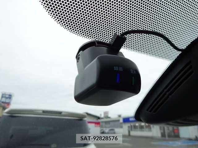 Nissan SERENA 2021-12 221148-16