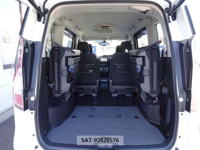 Nissan SERENA 2021-12 221148-11