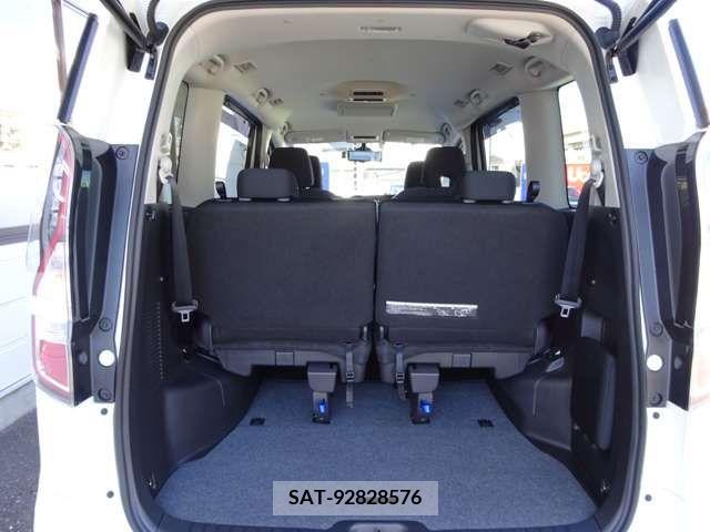 Nissan SERENA 2021-12 221148-10