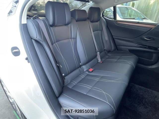 Lexus ES 2022-10 354314-9