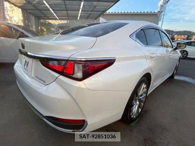Lexus ES 2022-10 354314-17