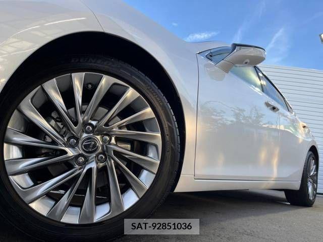 Lexus ES 2022-10 354314-13