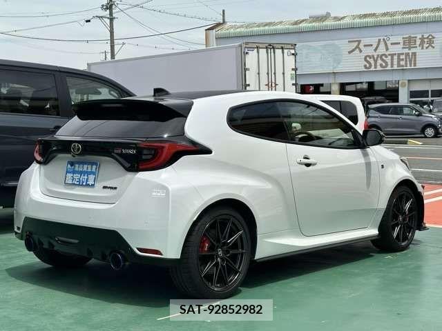 Toyota YARIS 2021-08 341910-10