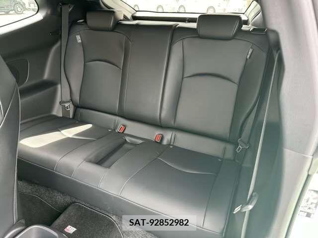 Toyota YARIS 2021-08 341910-4