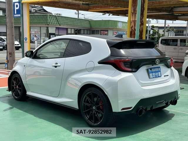 Toyota YARIS 2021-08 341910-1