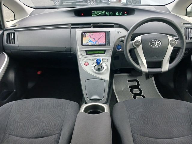 Toyota PRIUS 2014-05 10265-8