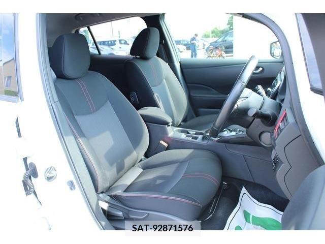 Nissan LEAF 2019-02 297892-9