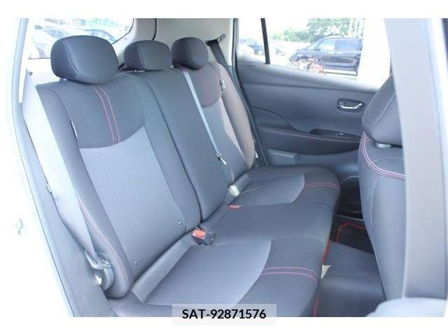 Nissan LEAF 2019-02 297892-10