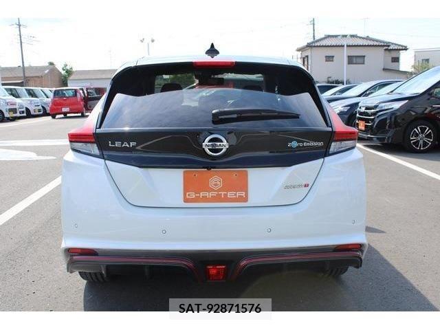Nissan LEAF 2019-02 297892-4