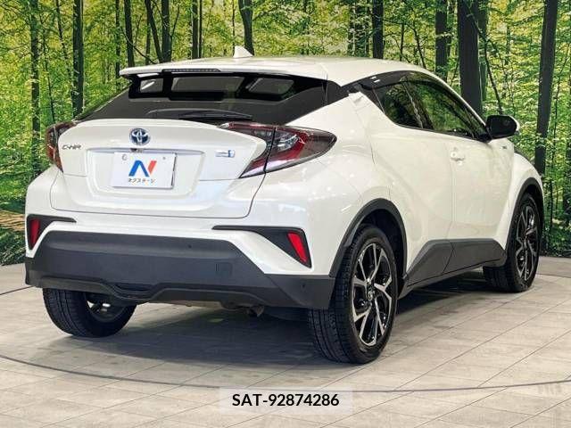 Toyota C-HR 2017-10 266954-17
