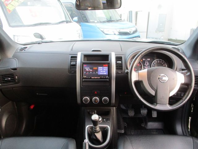 Nissan X-TRAIL 2013-09 28947-3