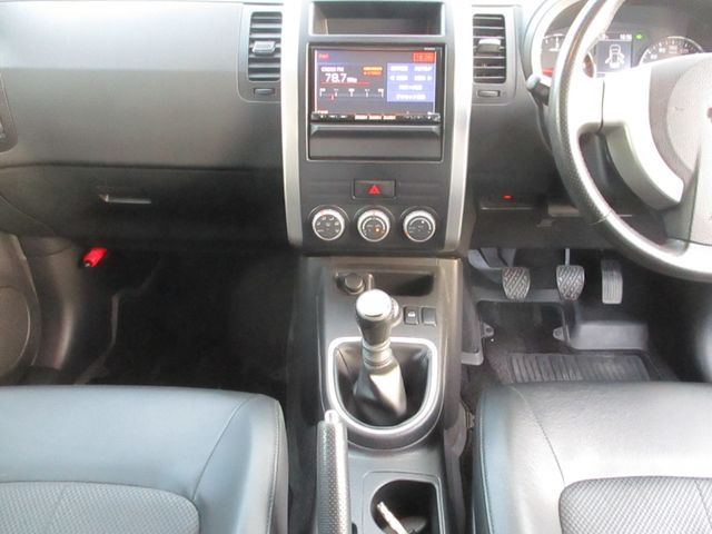Nissan X-TRAIL 2013-09 28947-5