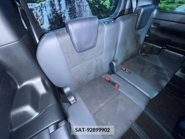 Toyota VOXY HYBRID 2021-06 322895-10